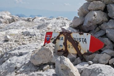 AUTORE: Emanuele Meneghello e Michele Baradel AUTORE: Emanuele Meneghello e Michele Baradel